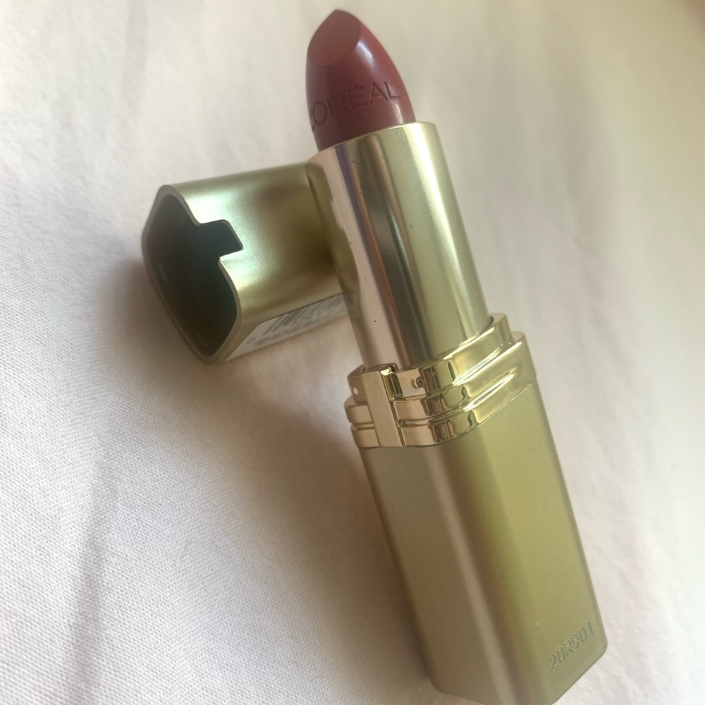 L’Oreal Paris Lipstick